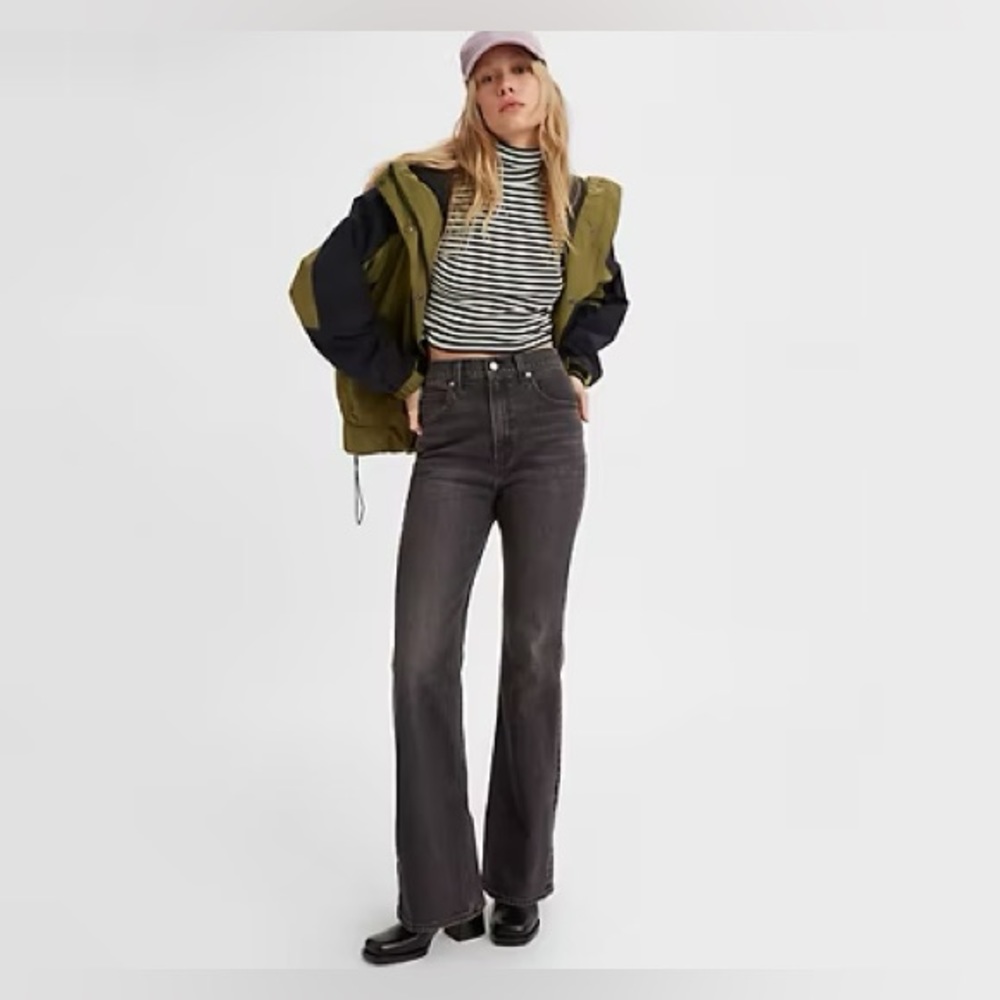 NWT Levi’s 70’s High Flare Black Denim